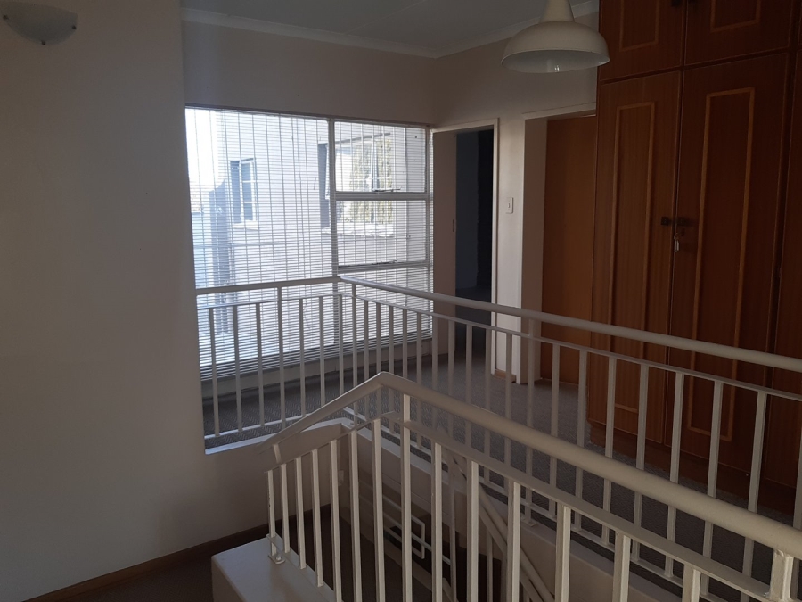 To Let 4 Bedroom Property for Rent in Suidrand Free State